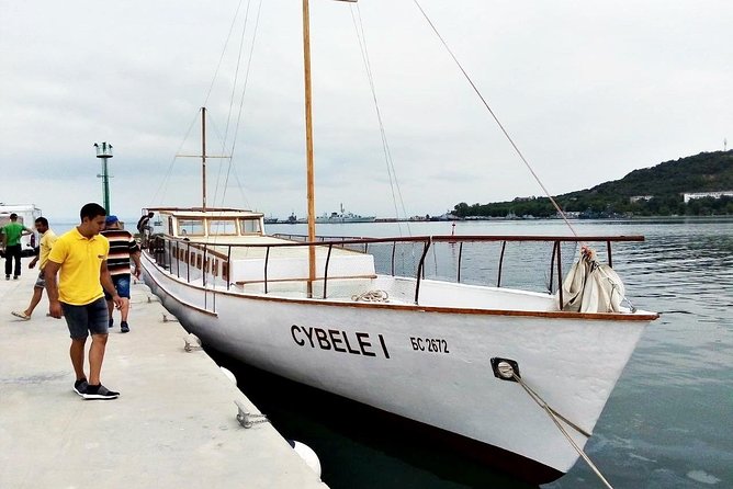 4-hour Boat Trip with Fishing, Lunch and Unlimited Drinks in Nessebar - Coastal views of Pomorie and Ravda