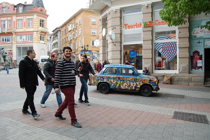 Food Walk: Bulgarian Food and Culture Tour in Plovdiv - Plovdiv Old Town and the 15-minute pause