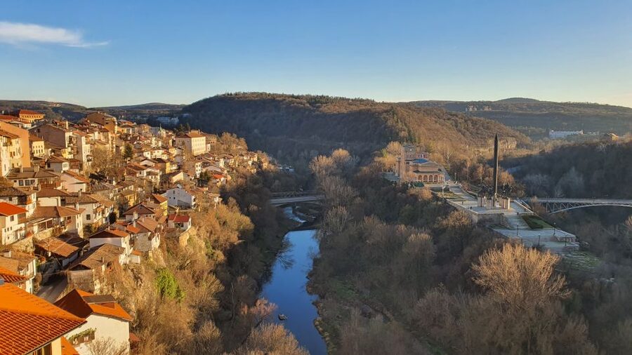 From Bucharest: Bulgaria 1-Day Tour - Arbanasi in a quick village visit