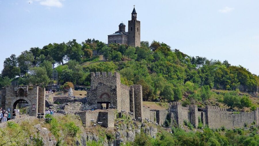 From Bucharest: Day Trip to Medieval Marvels of Bulgaria - Basarabov Monastery, a peaceful start in the rocks