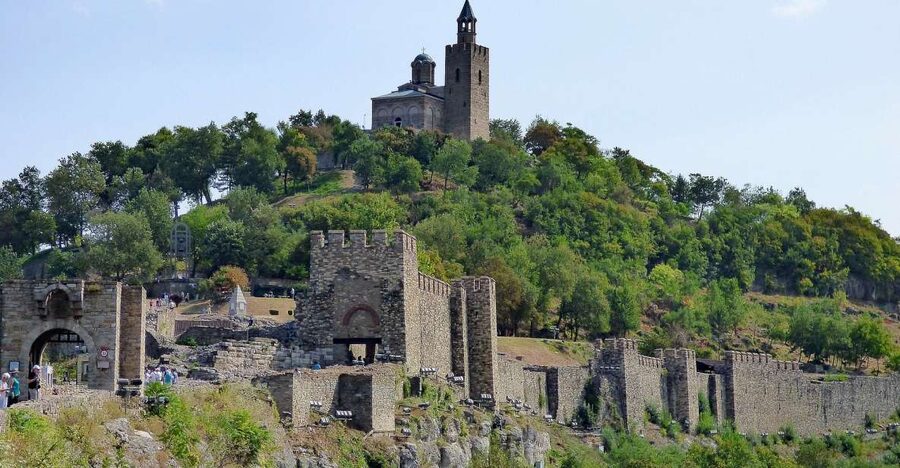From Bucharest: Day Trip to Medieval Marvels of Bulgaria - Veliko Tarnovo’s old streets and your two-hour break