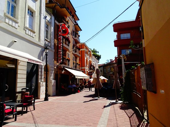 Plovdiv and Thracia Valley with Wine Tasting - Plovdiv Old Town: three hours among ancient stones