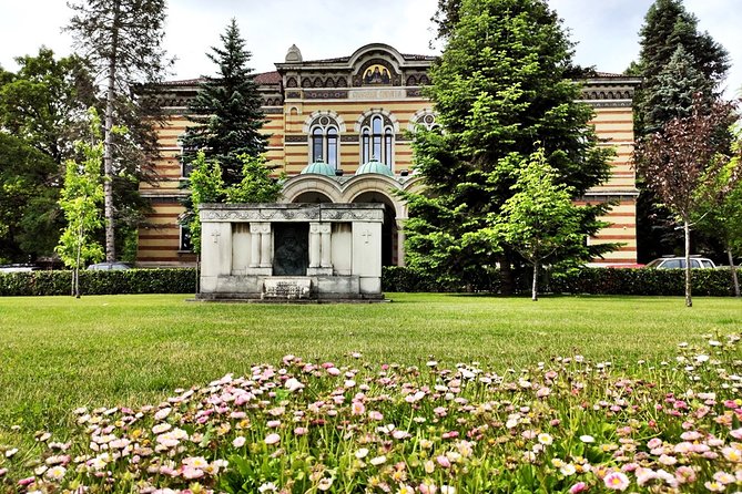 Private & Ultimate Sofia 2,5-hour Walking Tour - Banya Bashi Mosque and 500 years of Ottoman rule