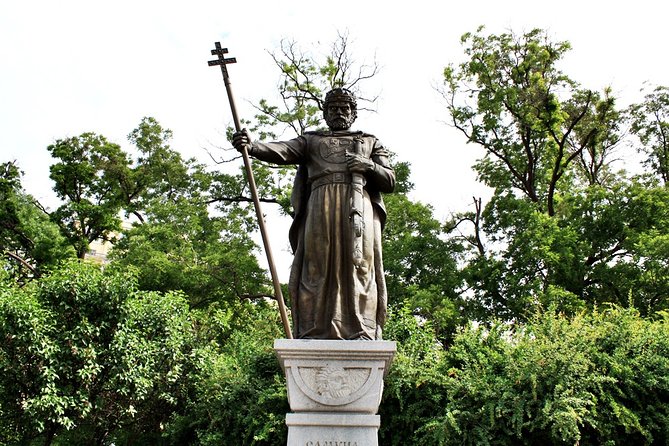 Private & Ultimate Sofia 2,5-hour Walking Tour - Parliament, monuments, and the story behind the square