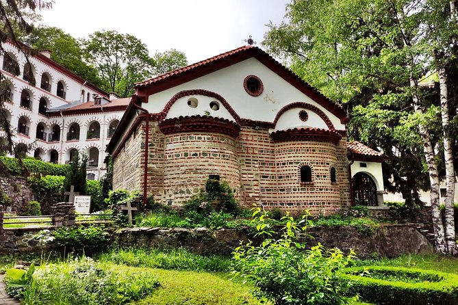 Private Vitosha Mountains Hiking with Black peak & Dragalevtsi Monastery - The climb to Cherni Vrah