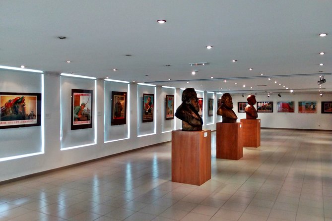 Self-guided Tour in the Museum of Socialist Art - Socialist realism and political messages