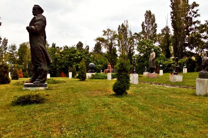Self-guided Tour in the Museum of Socialist Art - The outdoor sculpture grounds