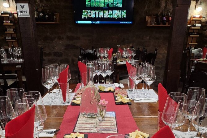 Wine Experience & Tasting Hub - A private tasting in an atmospheric room
